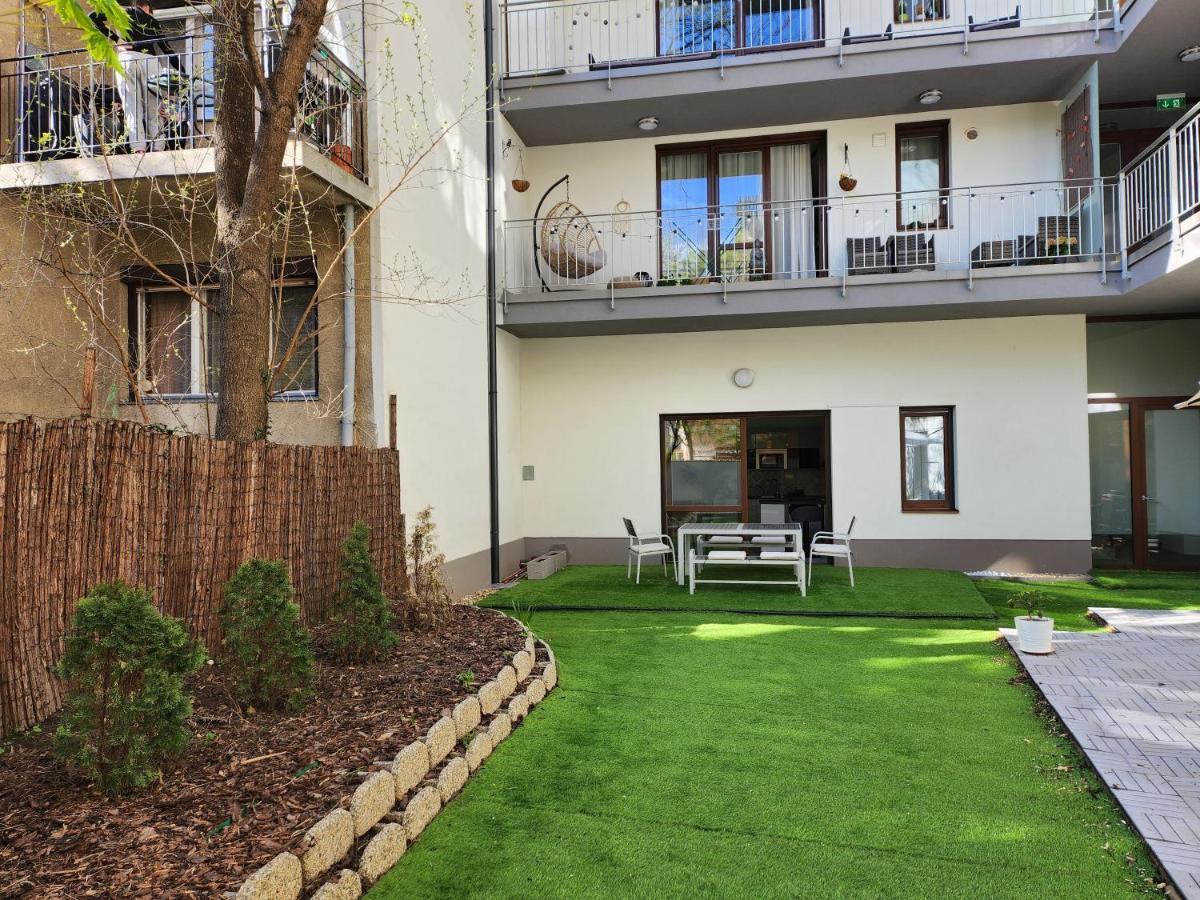 S18 "Garden In The City" Apartment بودابست المظهر الخارجي الصورة