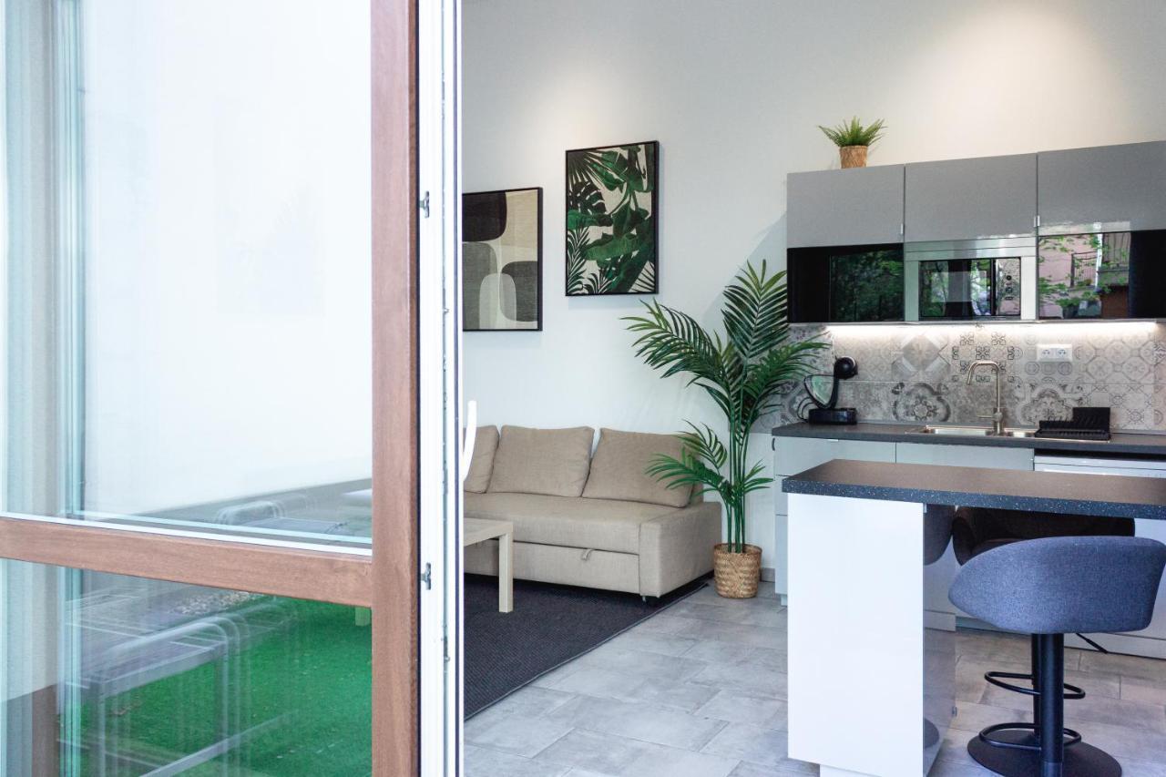 S18 "Garden In The City" Apartment بودابست المظهر الخارجي الصورة